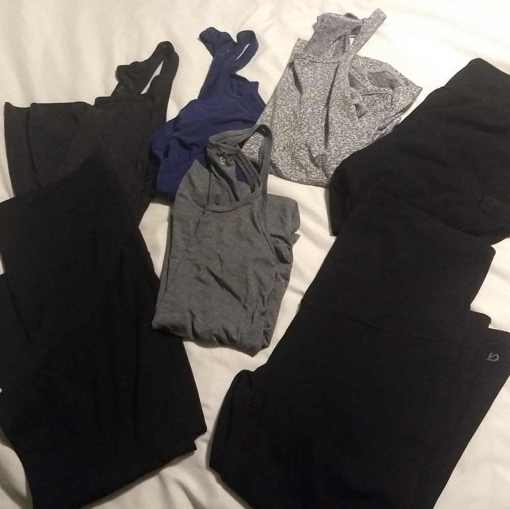 Gap Maternity lot blackout leggings tanks workout